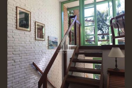 31_photo/94cfa80f13.dd68957920ec0d71-ATLAS-85fb5613-1060-476e-ae50-482a90a0c3f3.jpg de casa à venda com 1 quarto, 271m² em Jardim Santa Paula, Cotia