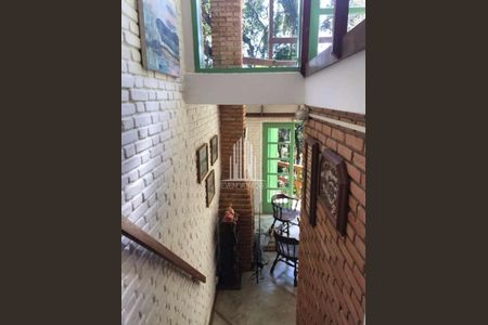 59_photo/94cfa80f13.dd68957920ec0d71-ATLAS-b40e0600-6acd-49ae-a9d4-8cdad2d6ae13.jpg de casa à venda com 1 quarto, 271m² em Jardim Santa Paula, Cotia