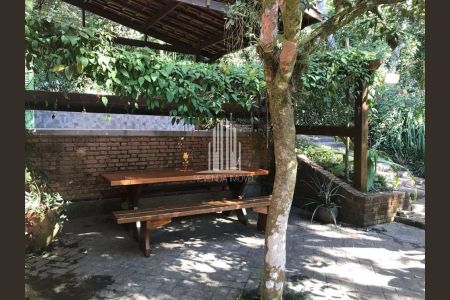 25_photo/94cfa80f13.dd68957920ec0d71-ATLAS-ec34daeb-352e-4566-8773-e00f725cc0e4.jpg de casa à venda com 1 quarto, 271m² em Jardim Santa Paula, Cotia