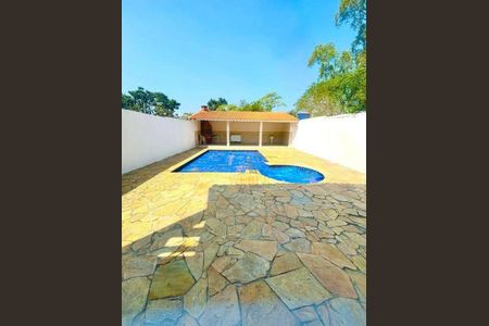 5_photo/94cfa85b03.61bdc0c06b760ac2-ATLAS-e612dc03-a890-4b4f-b573-15a8e391d286.jpg de casa à venda com 3 quartos, 260m² em Jardim Nossa Senhora das Gracas, Cotia