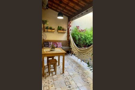 2_photo/94cfa9c361.531d0feb7dccb2d4-ATLAS-21b7a48c-eab8-432a-933e-0b37012f6852.jpg de casa à venda com 2 quartos, 71m² em Bairro Jardim Nossa Senhora das Graças, Cotia