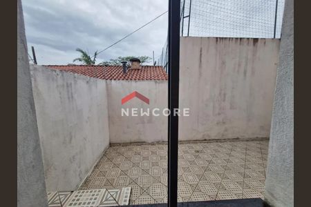 8_photo/94cfa9c487.b24a59dfe16413ee-ATLAS-356e718f-ea2a-4378-b64a-cfaa4d901fb4.jpg de casa à venda com 2 quartos, 60m² em Jardim Petropolis, Cotia