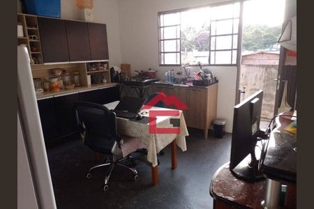 4_photo/94cfa9d0ff.b7afec13c8c84584-ATLAS-bdb3fa45-3943-4f71-a97c-6d4e020cabe4.jpg de casa à venda com 3 quartos, 132m² em Jardim Arco-Iris, Cotia