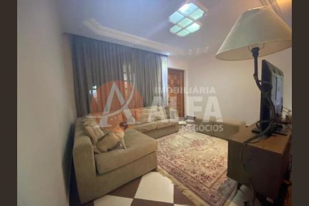 3_photo/94cfa9d725.ceff8192393c33de-ATLAS-0b4fa44c-630a-4137-924c-c960fd2d3772.jpg de casa à venda com 3 quartos, 200m² em Bairro Jardim Nossa Senhora das Graças, Cotia