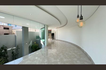 2_photo/94cfa9da1b.7e5ddb9e5986b201-ATLAS-0c56f669-638d-41e8-a07b-2e272779279e.jpg de casa de condomínio à venda com 3 quartos, 266m² em Jardim Santana, Cotia