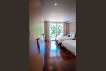 2_photo/94cfa9e0eb.8cbbc6e43ead3576-ATLAS-25f40588-bdcc-4d1f-b4b2-3e4cf1336652.jpg de casa de condomínio à venda com 4 quartos, 1146m² em Jardim Monte Santo, Cotia