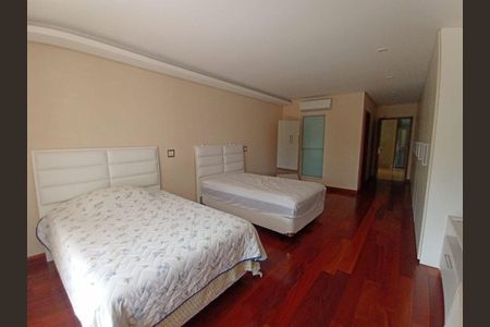 12_photo/94cfa9e0eb.8cbbc6e43ead3576-ATLAS-8addee02-d574-4e26-9419-efa847da1272.jpg de casa de condomínio à venda com 4 quartos, 1146m² em Jardim Monte Santo, Cotia