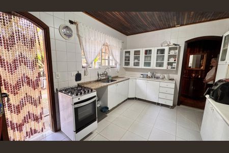 13_photo/94cfa9e9d5.aef4de6394ba8e6d-ATLAS-80c42eeb-f00d-4b8e-a0a6-a8112d420d4e.jpg de casa à venda com 3 quartos, 412m² em Quinta dos Angicos, Cotia