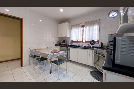 5_photo/94cfa9ead1.cda01c5f2bf1a0d1-ATLAS-75e13a14-7aff-4d20-ad26-232bedb8b356.jpg de casa à venda com 3 quartos, 361m² em Quinta dos Angicos, Cotia