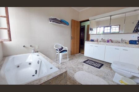 2_photo/94cfa9ead1.cda01c5f2bf1a0d1-ATLAS-c2f3bfbe-2d55-4001-9e7a-aba81161407a.jpg de casa à venda com 3 quartos, 361m² em Quinta dos Angicos, Cotia