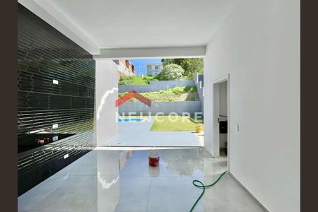 15_photo/94cfa9ebdf.93b8fa184532727f-ATLAS-d5e7f5a6-add4-475f-bd2b-5cf32af2a703.jpg de casa de condomínio à venda com 3 quartos, 230m² em Bairro Jardim Nossa Senhora das Graças, Cotia