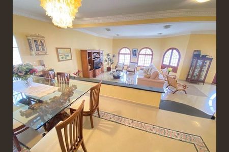 10_photo/94cfa9f64f.0435190f6de6ffa1-ATLAS-31c91d18-132b-40cd-8ab6-ca0e9aa75d40.jpg de casa de condomínio à venda com 3 quartos, 397m² em Parque Dom Henrique, Cotia