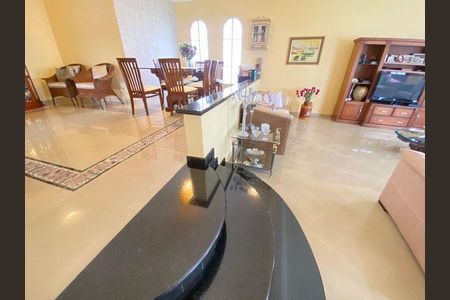 14_photo/94cfa9f64f.0435190f6de6ffa1-ATLAS-c2f30fee-3f4f-446d-a23f-4dd0ee97772d.jpg de casa de condomínio à venda com 3 quartos, 397m² em Parque Dom Henrique, Cotia