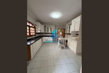 11_photo/94cfa9f7cf.7954feb32d1ae247-ATLAS-d6bb3364-11fd-4744-8953-b5a8861f5e15.jpg de casa à venda com 3 quartos, 400m² em Parque Dom Henrique, Cotia
