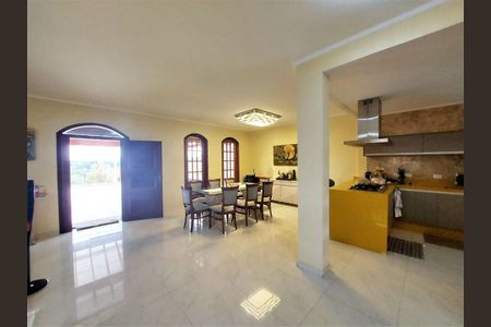 5_photo/94cfa9f7dd.c4a86b3c211625c7-ATLAS-c0188b4f-c4b5-4eb6-89af-0d06bdd78d38.jpg de casa à venda com 4 quartos, 480m² em Parque Dom Henrique, Cotia