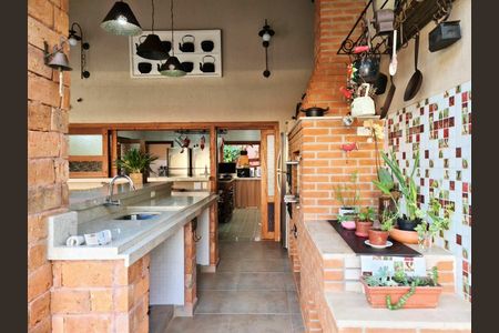 50_photo/94cfa9f9cd.3714cccd63f8fe2d-ATLAS-169d12b9-5e6c-4e31-959b-fa93bd3924fc.jpg de casa de condomínio à venda com 7 quartos, 690m² em Parque Dom Henrique, Cotia