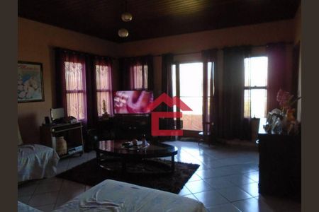 4_photo/94cfa9fc1b.aafc750051720c32-ATLAS-edaec8d1-accb-4493-a4dc-80b7f7e07863.jpg de casa à venda com 3 quartos, 357m² em Jardim Lina, Cotia