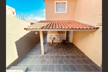 5_photo/94cfaa00d5.8e927f3430f5a69c-ATLAS-b67c3423-1b1d-4379-ad58-c9beff294a9c.jpg de casa para alugar com 2 quartos, 110m² em Jardim Sabiá, Cotia