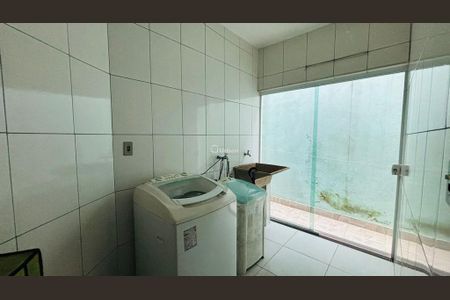 8_photo/94cfaa045b.1987c265c069de70-ATLAS-5f75a464-e0f9-48f9-be62-adccecffdade.jpg de casa à venda com 2 quartos, 156m² em Jardim Barro Branco, Cotia