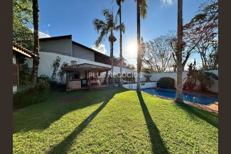 30_photo/94cfaa0587.5564e16b2c01dcfa-ATLAS-edd332f8-9527-4b6d-8ab6-9fc74aa5ebb6.jpg de casa à venda com 4 quartos, 369m² em Jardim Ipes, Cotia