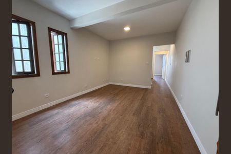 6_photo/94cfaa05f1.2832257cbb3df2c4-ATLAS-b6fd9d06-2efd-4c54-9f7f-70008282f930.jpg de casa à venda com 3 quartos, 130m² em Jardim Barro Branco, Cotia