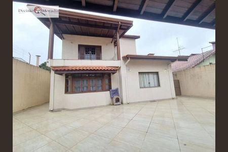 6_photo/94cfaa07ff.0cdd0262bd66ed83-ATLAS-1b40c982-b67a-4b99-95f5-7cfcfa47765e.jpg de casa à venda com 4 quartos, 289m² em Jardim dos Ipes, Cotia