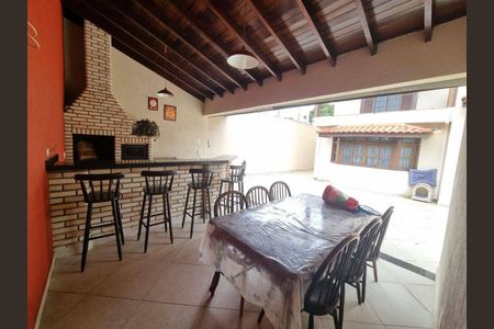 4_photo/94cfaa087d.491a58713d1e5de3-ATLAS-a2de7688-bb4b-4e02-b3b3-bb403a630cc5.jpg de casa à venda com 3 quartos, 289m² em Jardim dos Ipes, Cotia