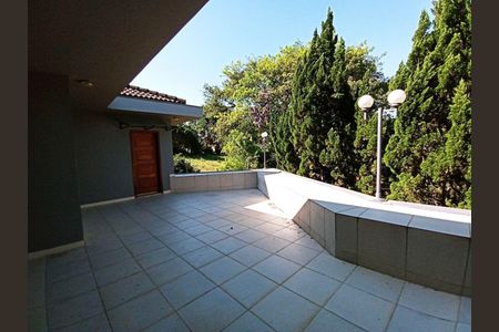 4_photo/94cfaa1099.561dcad3d0cedf12-ATLAS-0c22cac5-0e75-4518-9fa2-01a33a8eb74e.jpg de casa à venda com 4 quartos, 375m² em Parque Dom Henrique, Cotia