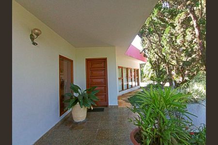 10_photo/94cfaa1099.561dcad3d0cedf12-ATLAS-0e18ea8f-774c-4a86-8811-9f4b2e2c1e03.jpg de casa à venda com 4 quartos, 375m² em Parque Dom Henrique, Cotia