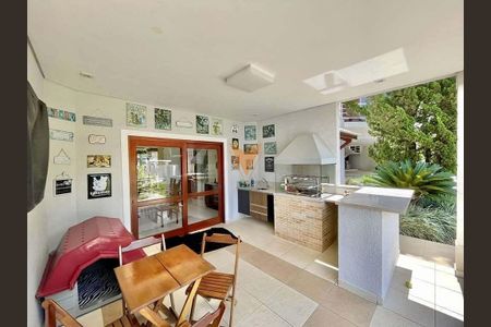 16_photo/94cfaa10b3.a82934891891671f-ATLAS-86229339-29f6-45bd-a5f2-eef11c09c8f6.jpg de casa à venda com 5 quartos, 618m² em Bairro do Maranhao, Cotia