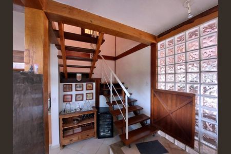 18_photo/94cfaa10ed.7a37549eceeba21f-ATLAS-0dc63688-e661-4e60-b2d9-cc77c4490fb8.jpg de casa à venda com 3 quartos, 475m² em Parque Dom Henrique, Cotia