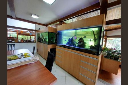 12_photo/94cfaa10ed.7a37549eceeba21f-ATLAS-3ccb1f47-ac6d-4fef-af06-4b301e4e8352.jpg de casa à venda com 3 quartos, 475m² em Parque Dom Henrique, Cotia