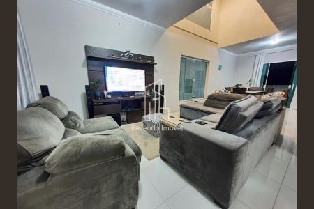 7_photo/94cfaa12e5.dc1b6d41ae30a92c-ATLAS-99813004-c60f-4236-9282-9d52b61ac022.jpg de casa à venda com 3 quartos, 220m² em Jardim Ipes, Cotia