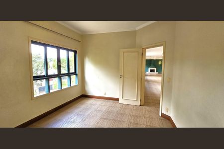 5_photo/94cfaa19bf.49c40a4e0c1b1036-ATLAS-63ad46bc-fe89-4a9f-8694-e7efe5bd4e0d.jpg de casa de condomínio à venda com 3 quartos, 440m² em Parque Dom Henrique, Cotia