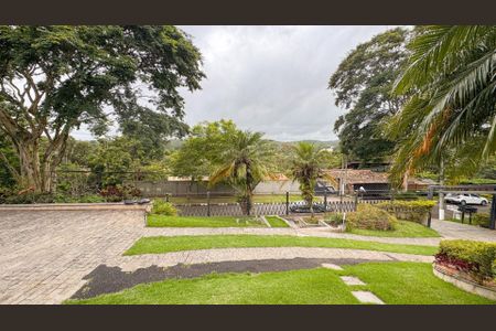 10_photo/94cfaa1a17.f4a5c666155909d5-ATLAS-e539cba7-8f98-48e2-943f-b46e930aba48.jpg de casa à venda com 4 quartos, 950m² em Parque Dom Henrique, Cotia