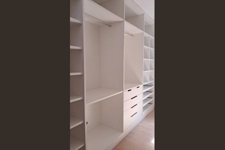 3_photo/94cfaa1b9b.e78a3bff2ad56a74-ATLAS-4d985925-8438-43a4-ad4e-170820afb21c.jpg de casa para alugar com 4 quartos, 50m² em Jardim Belizário, Cotia