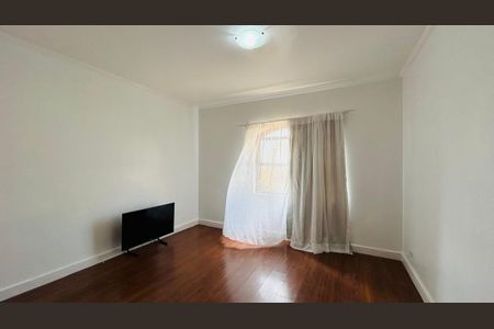 7_photo/94cfaa1b9f.85bd9762b735a316-ATLAS-6c7a29a0-3d96-4e21-a082-862d26990e30.jpg de casa de condomínio à venda com 3 quartos, 388m² em Jardim Belizário, Cotia