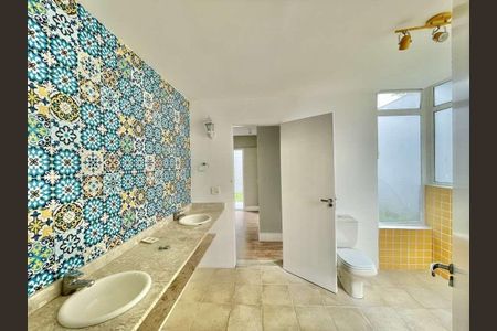 10_photo/94cfaa1baf.826aa08d214c4ef3-ATLAS-49aeccd4-897b-4ccf-beff-b4e6c7bd4d45.jpg de casa de condomínio à venda com 3 quartos, 400m² em Jardim Belizário, Cotia