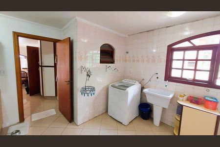 1_photo/94cfaa1bd1.9f441d782ce8d5b6-ATLAS-79835ef7-decb-4a8a-b7ca-2e92fa26c18d.jpg de casa de condomínio à venda com 3 quartos, 370m² em Parque Dom Henrique, Cotia