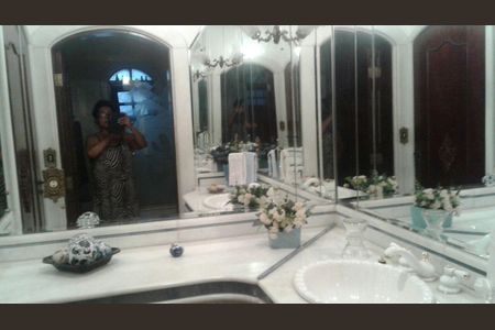 4_photo/94cfaa266b.23f4fb626176d9dc-ATLAS-7aa47178-071e-4354-8cfe-71b2ce22e512.jpg de casa à venda com 4 quartos, 550m² em , Embu das Artes