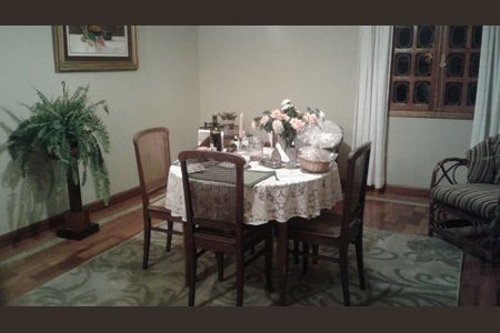 12_photo/94cfaa266b.23f4fb626176d9dc-ATLAS-9d4f89e1-c020-4e7c-9cfb-a2b6c8f6d3d0.jpg de casa à venda com 4 quartos, 550m² em , Embu das Artes