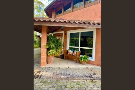 4_photo/94cfaa2b93.4dd7d17537f926b6-ATLAS-b96f4c9b-9e57-468d-8349-2aa4d810e638.jpg de casa à venda com 5 quartos, 650m² em Condomínio Meu Recanto, Embu das Artes