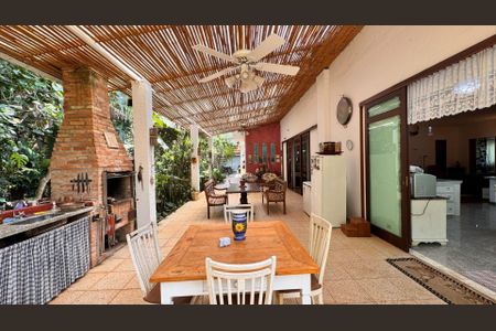3_photo/94cfaa44ff.72c99cad9401b729-ATLAS-6a152a5c-7eb3-4b31-b929-7953f14343e3.jpg de casa à venda com 3 quartos, 600m² em Jardim Ipes, Cotia