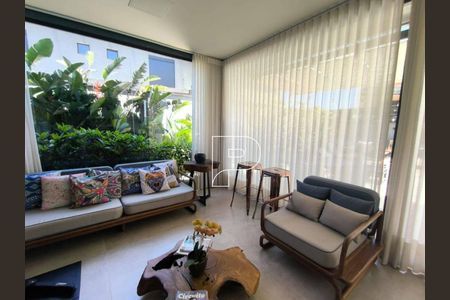 10_photo/94cfaa55d3.8a706a3c1c8a5b40-ATLAS-a04b5423-4cd0-48a9-b5d2-c038cab85ba2.jpg de casa à venda com 4 quartos, 410m² em Mundo Real, Embu das Artes