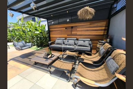 37_photo/94cfaa55d3.8a706a3c1c8a5b40-ATLAS-b224304f-a145-4e11-8c7a-df7dd163c2bf.jpg de casa à venda com 4 quartos, 410m² em Mundo Real, Embu das Artes