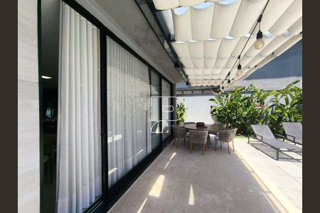 22_photo/94cfaa55d3.8a706a3c1c8a5b40-ATLAS-bb04d85f-4182-4ea2-8216-b51f129f4151.jpg de casa à venda com 4 quartos, 410m² em Mundo Real, Embu das Artes