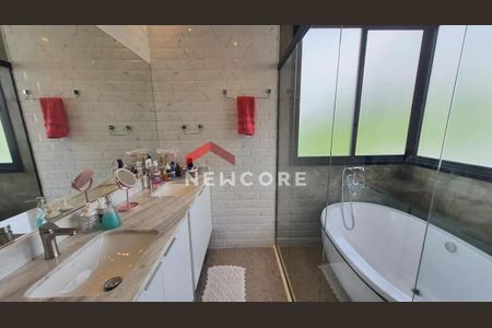 30_photo/94cfaa569f.821bca6a381fcd78-ATLAS-38565ced-61b9-4976-bd6b-94f7e7ff404b.jpg de casa de condomínio à venda com 4 quartos, 390m² em Mundo Real, Embu das Artes