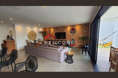 13_photo/94cfaa569f.821bca6a381fcd78-ATLAS-6b815b9e-617e-4492-b428-e3e9a703bedc.jpg de casa de condomínio à venda com 4 quartos, 390m² em Mundo Real, Embu das Artes