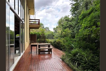 10_photo/94cfaa577b.437e93a170927d21-ATLAS-4e20d4ee-de5f-4a0b-910f-511056365bcf.jpg de casa de condomínio à venda com 4 quartos, 585m² em Rio Cotia, Embu das Artes