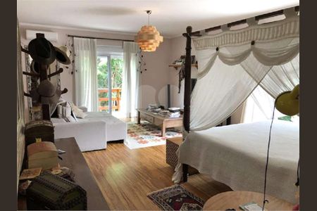 5_photo/94cfaa577b.437e93a170927d21-ATLAS-558cd2a4-ecc1-4cbd-a61a-4dec84f92d7e.jpg de casa de condomínio à venda com 4 quartos, 585m² em Rio Cotia, Embu das Artes